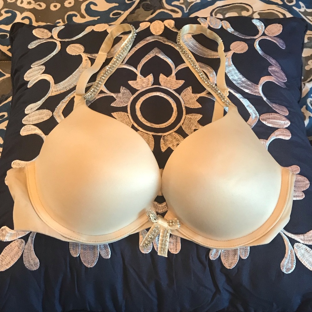 34b Victoria’s Secret rhinestone white bra